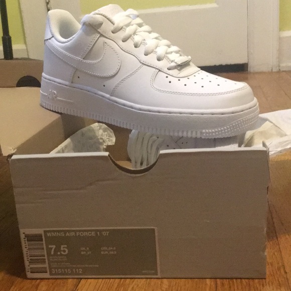 Nike Shoes - Women's Nike Air Force 1